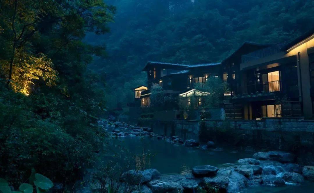 李白所做夜宿山寺诗句游戏画面